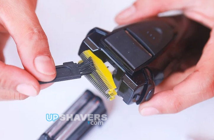 how to use an electric shaver properly