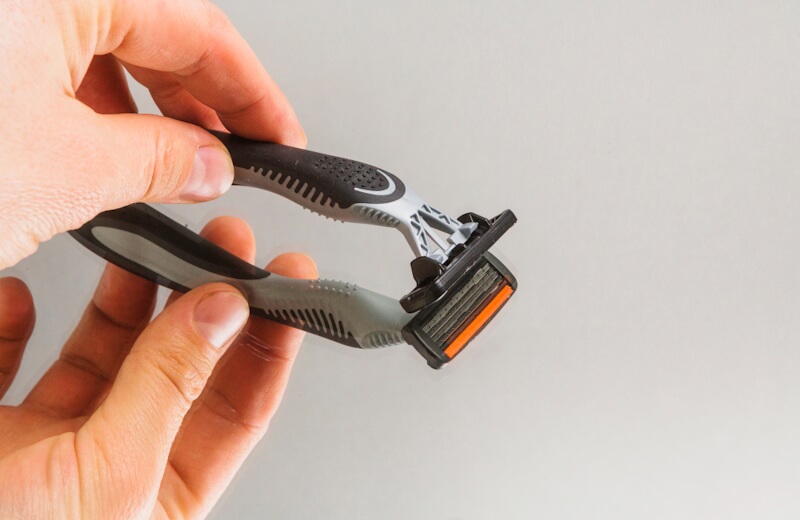 how long does a disposable razor last